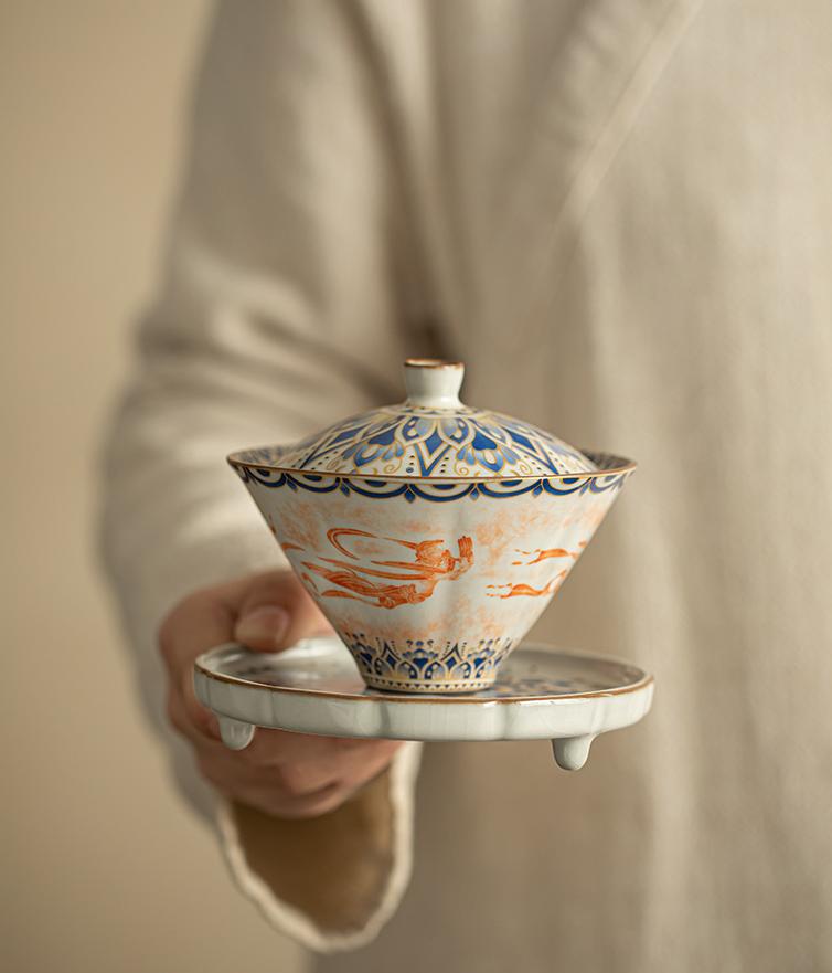 Elegant Song Dynasty-Inspired Gaiwan Tea Cup with Feitian Design