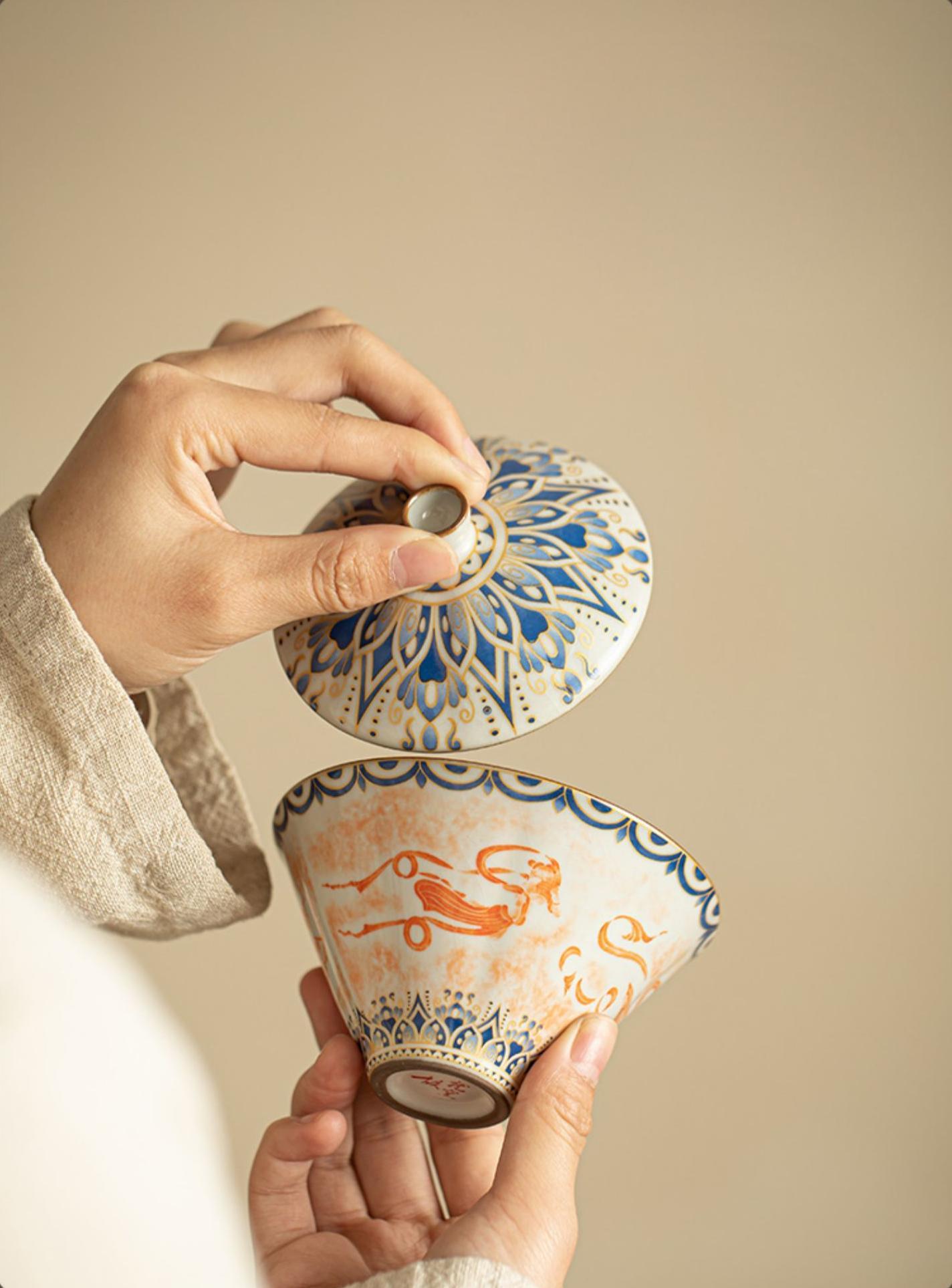 Elegant Song Dynasty-Inspired Gaiwan Tea Cup with Feitian Design