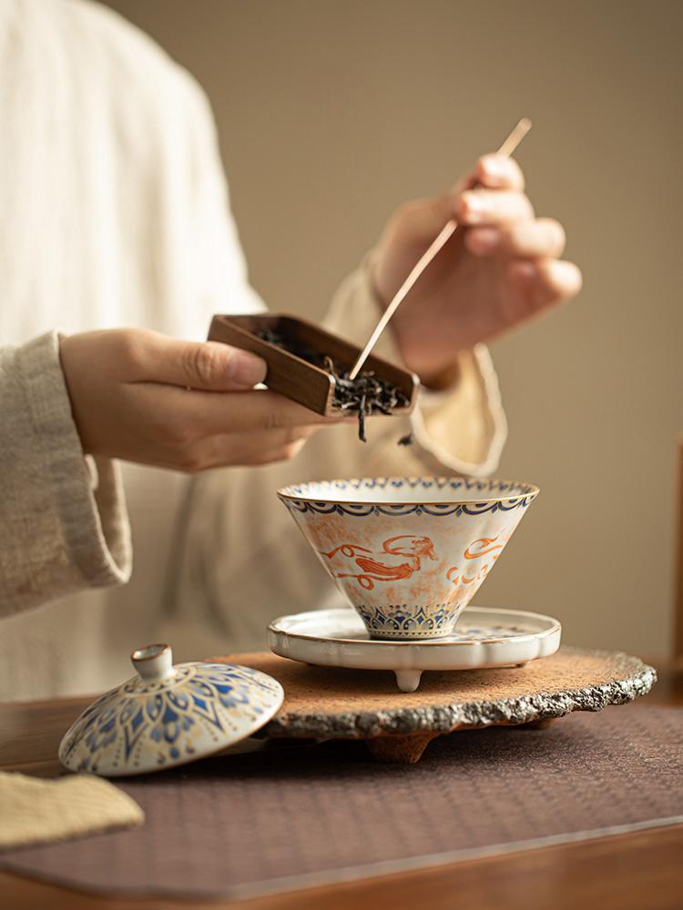 Elegant Song Dynasty-Inspired Gaiwan Tea Cup with Feitian Design