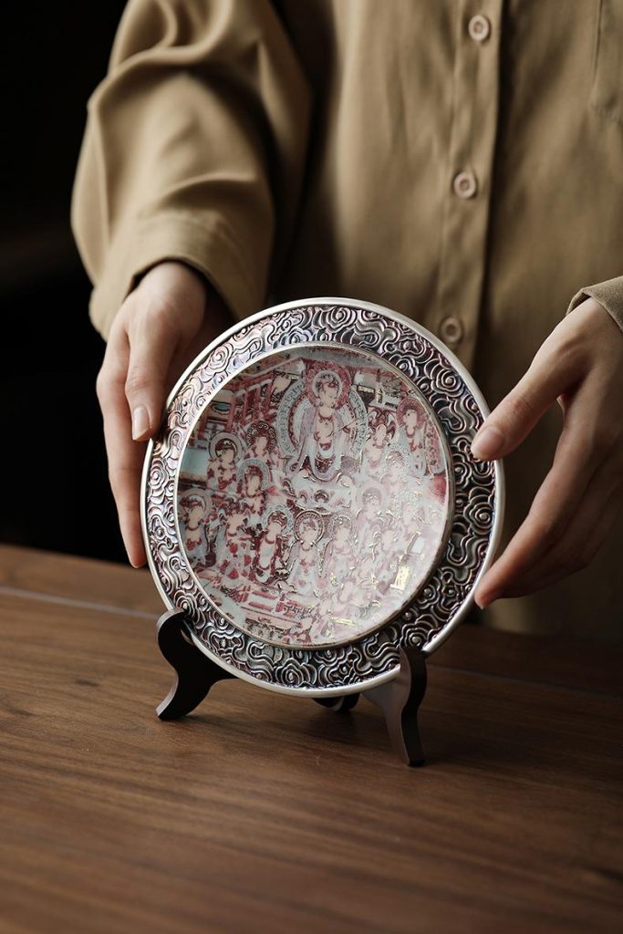 Hand-painted Dunhuang Buddha Plate with Silver Detailing