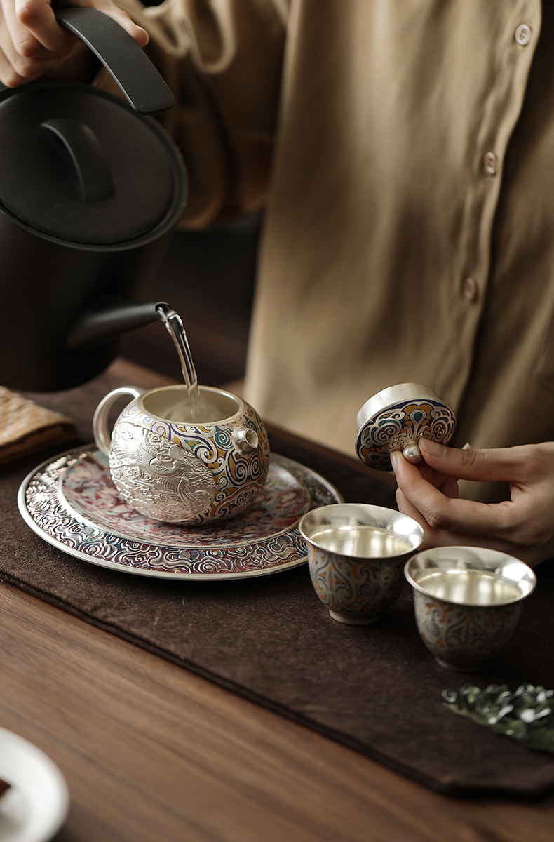 Hand-painted Dunhuang Buddha Plate with Silver Detailing
