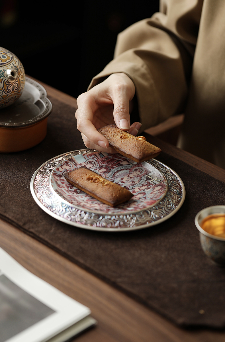 Hand-painted Dunhuang Buddha Plate with Silver Detailing