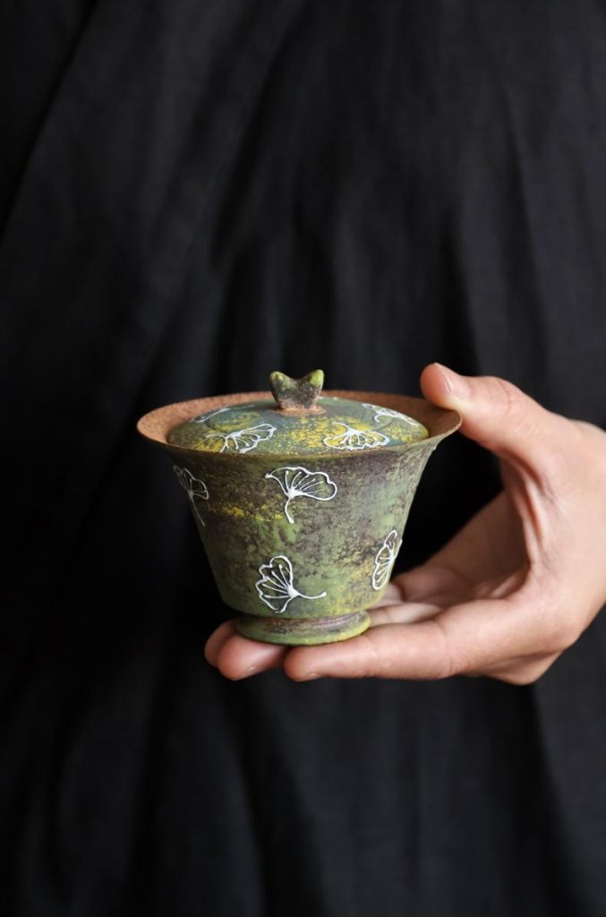 Hand-painting Ginkgo Leaf Motif Ceramic Gaiwan Tea Cup