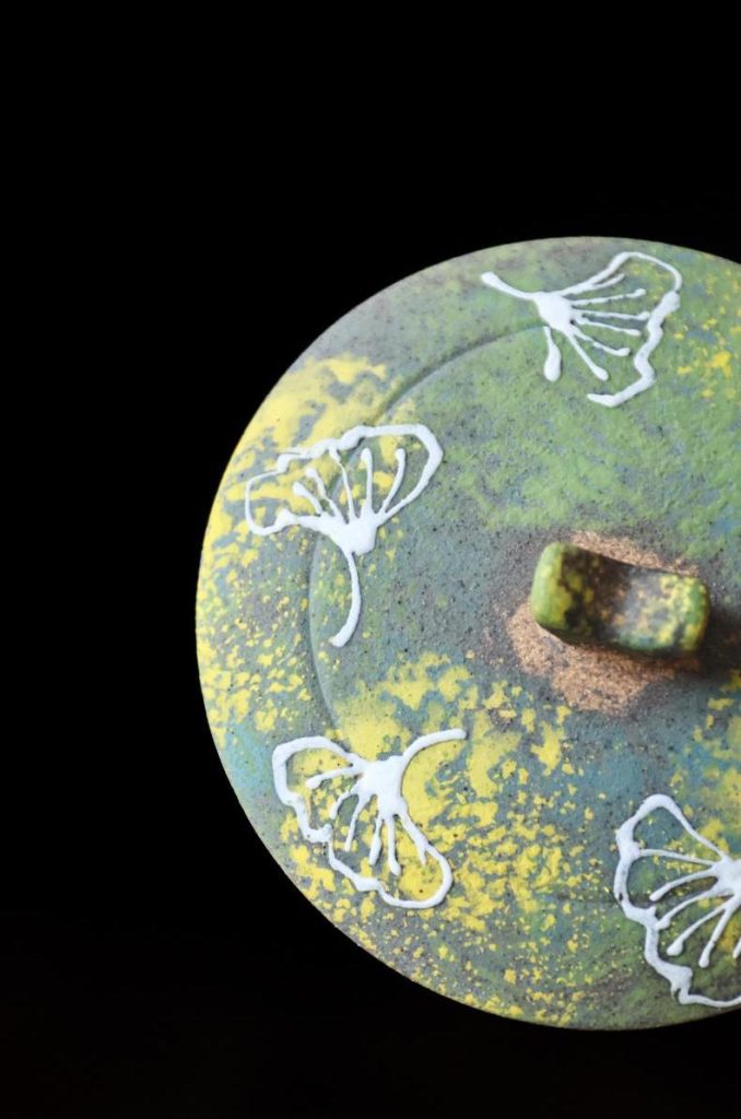 Hand-painting Ginkgo Leaf Motif Ceramic Gaiwan Tea Cup