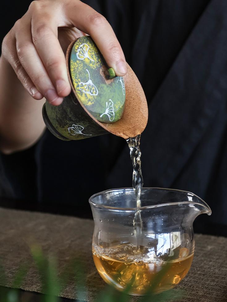 Hand-painting Ginkgo Leaf Motif Ceramic Gaiwan Tea Cup