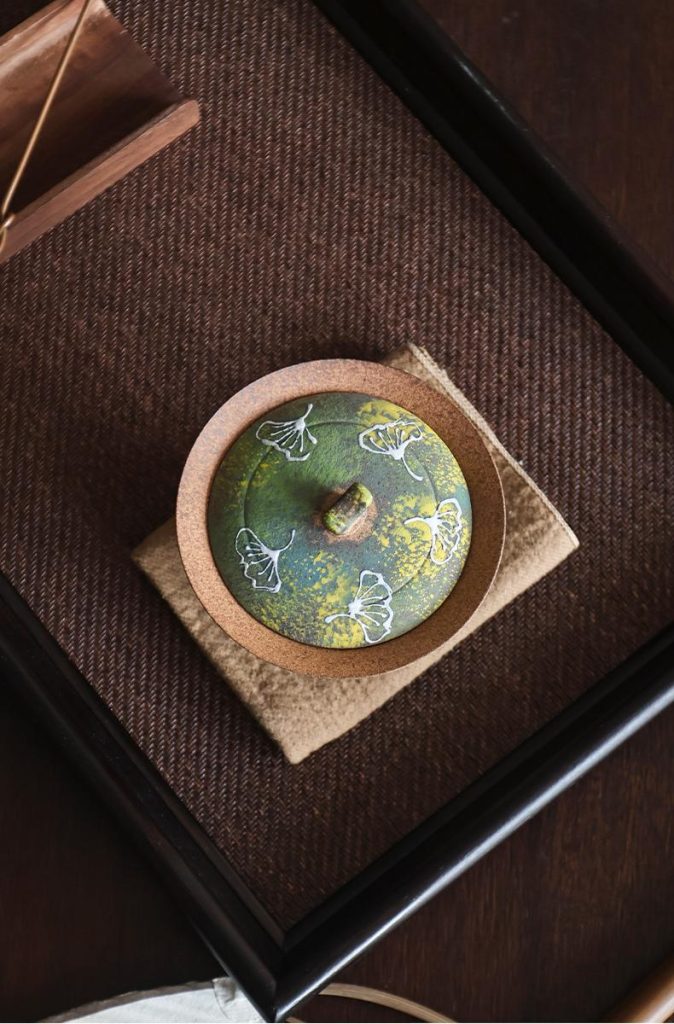 Hand-painting Ginkgo Leaf Motif Ceramic Gaiwan Tea Cup