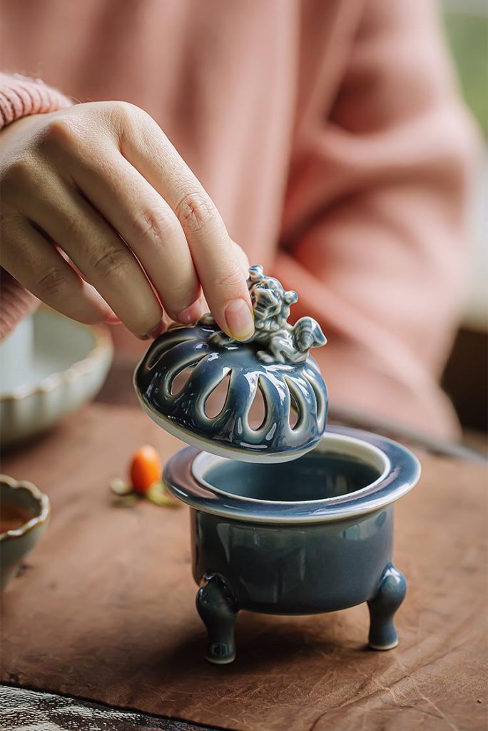 Jingdezhen Three-Legged Ceramic Incense Burner with Lion Lid