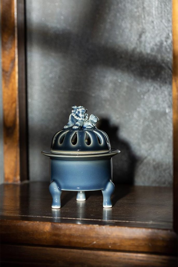 Jingdezhen Three-Legged Ceramic Incense Burner with Lion Lid