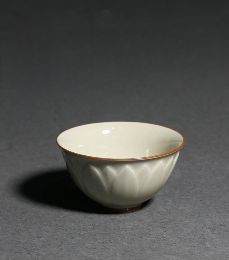 Ice-crackle Glaze Lotus Relief Celadon Tea Cups Set (2pc)