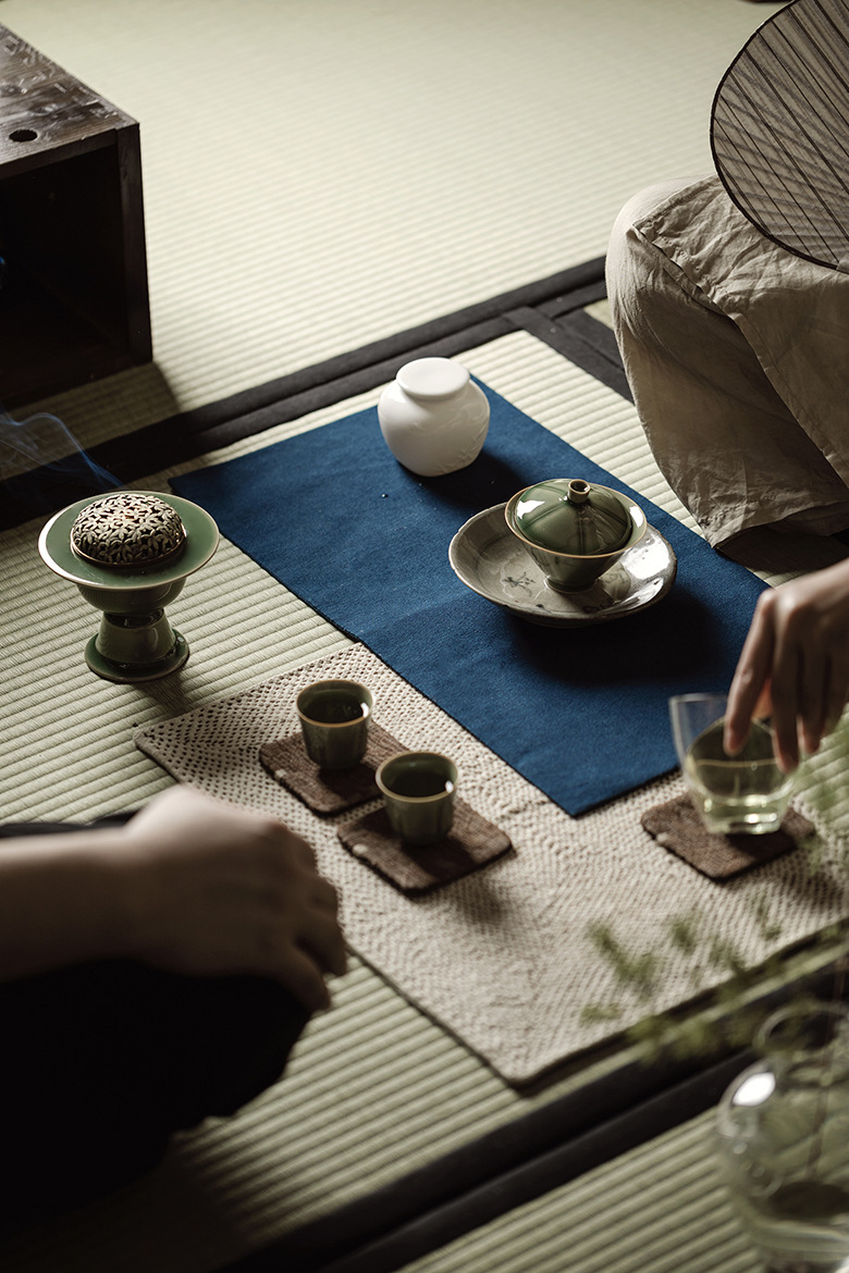 Traditional Yue Kiln Ceramic Gaiwan Tea Set
