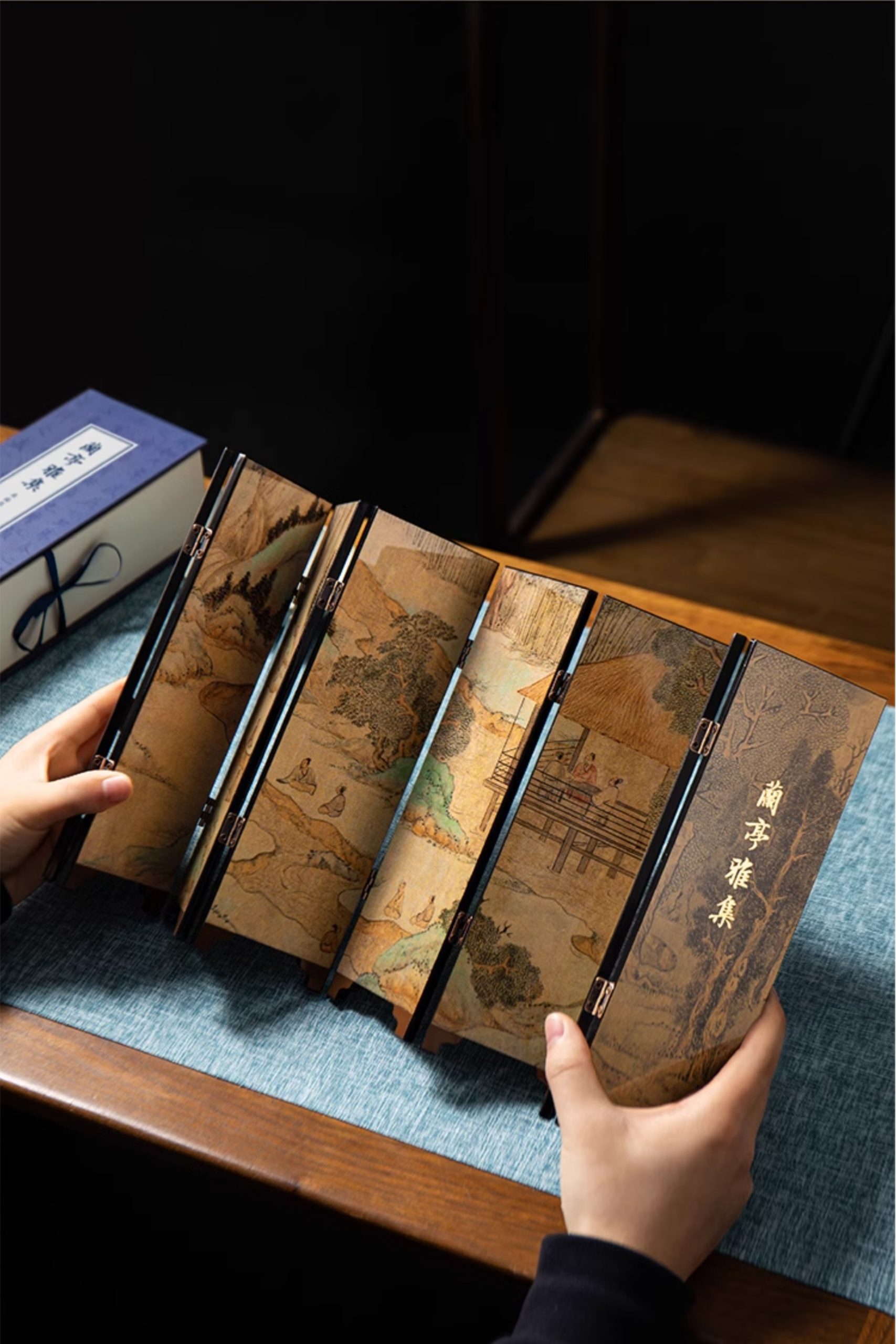 Antique-style Folding Screen Decor Featuring Chinese Calligraphy
