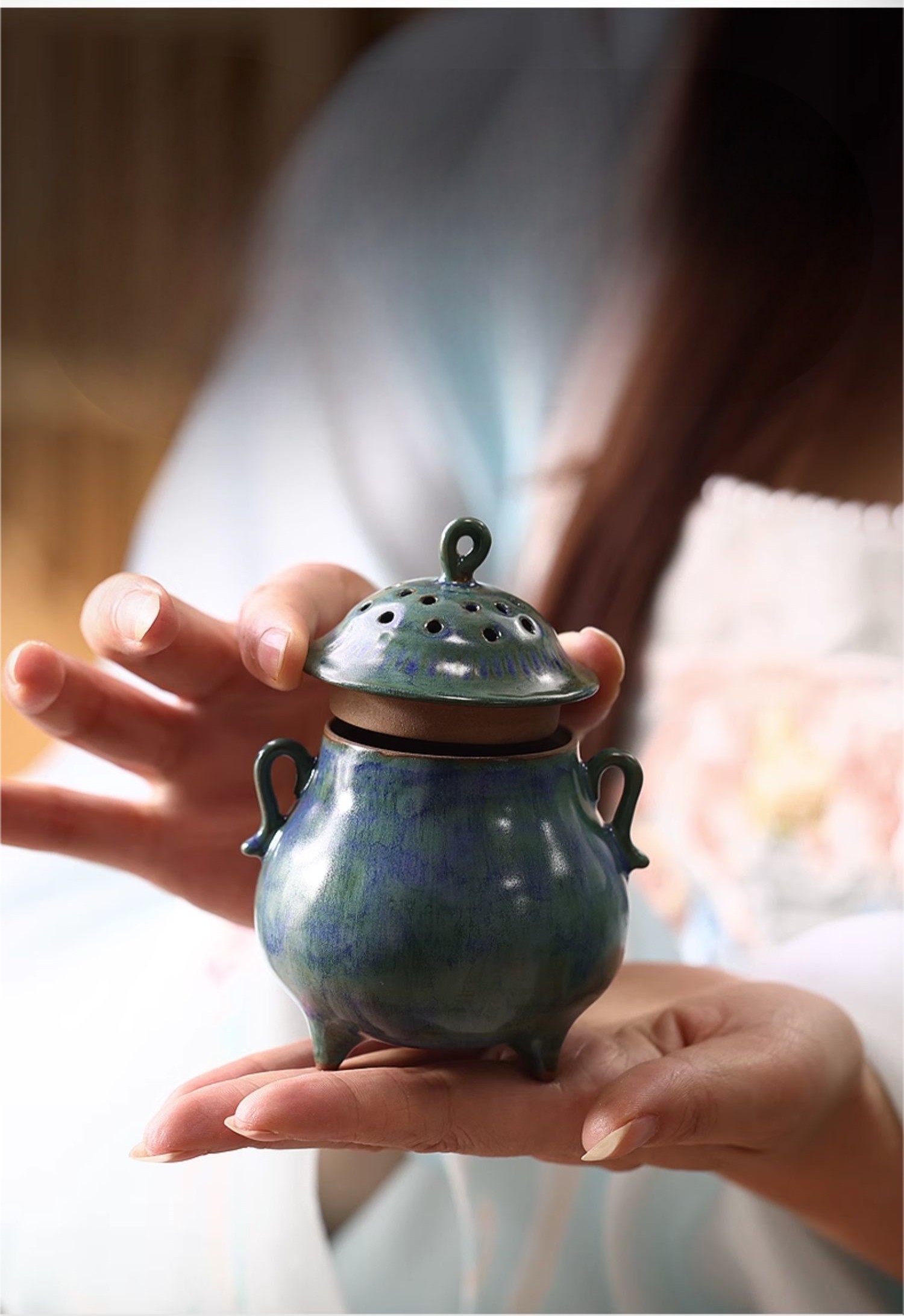 Handmade Song-Style Lacquered Ceramic Incense Burner
