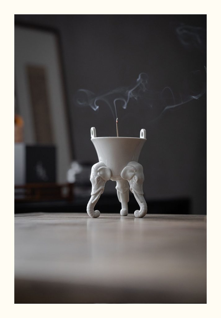 Multi-Use Elephant Heads Ceramic Incense Burner