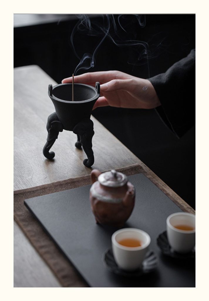 Multi-Use Elephant Heads Ceramic Incense Burner