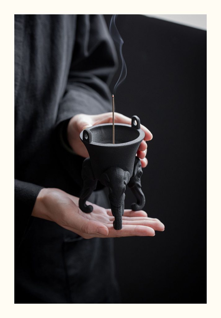 Multi-Use Elephant Heads Ceramic Incense Burner