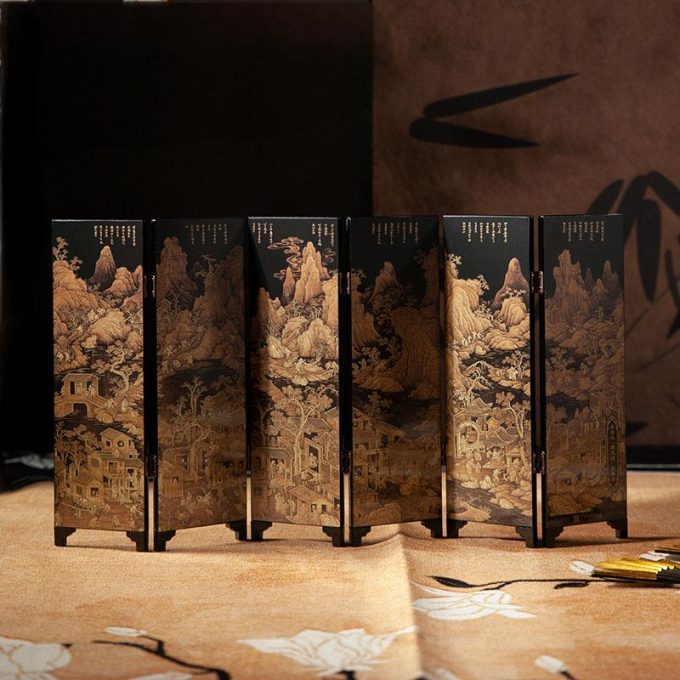 Small Folding Screen Featuring Chaozhou Woodcarving